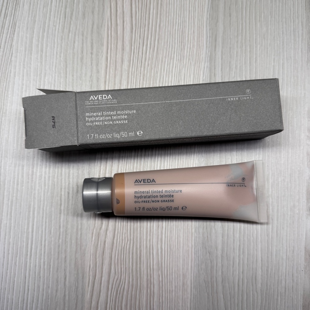 Aveda Mineral Tinted Moisture Hydration Oil-Free Plant Essences 04 Sandstone NIB